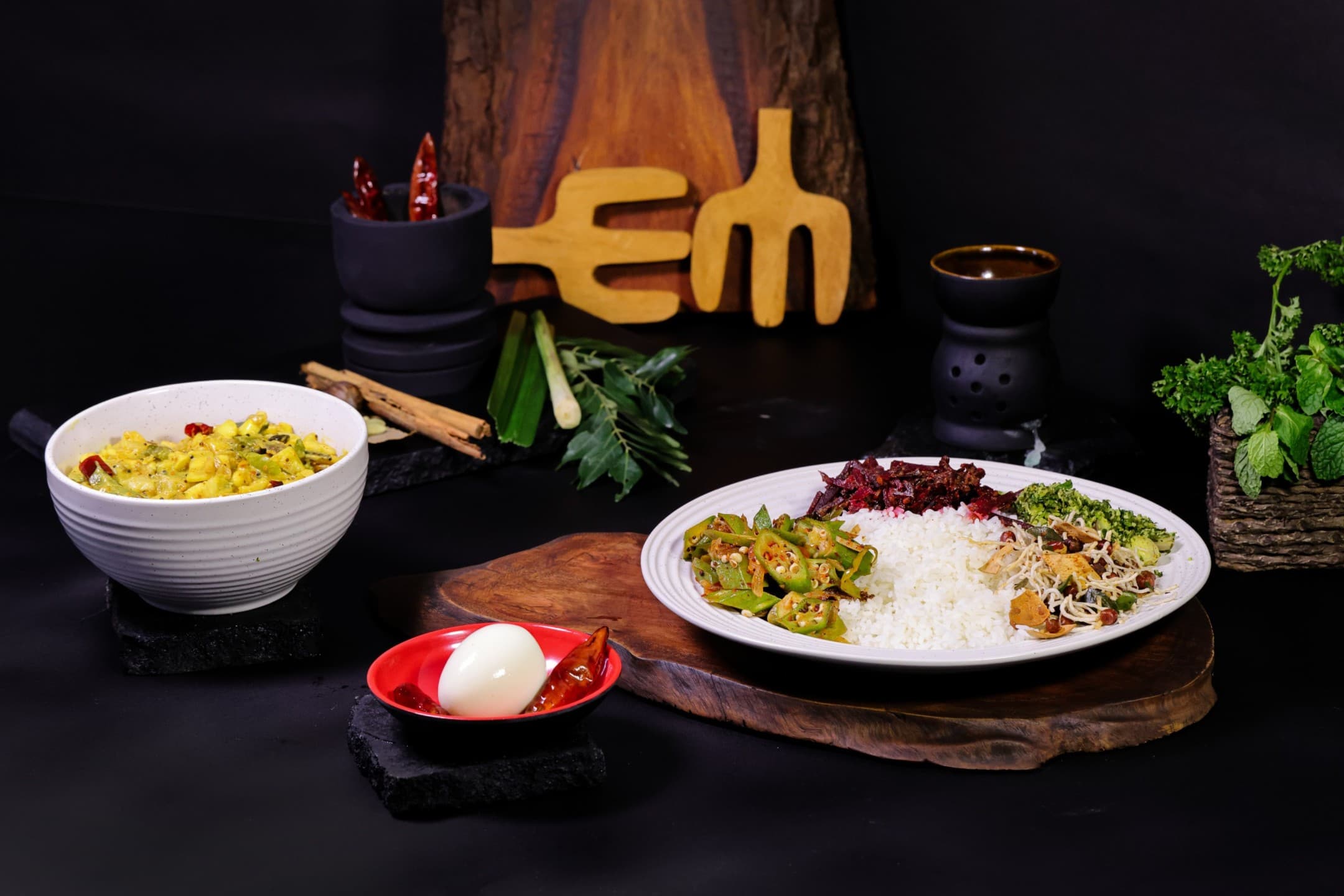 Sri Lankan rice and curry with egg — Eazy Meal office lunch